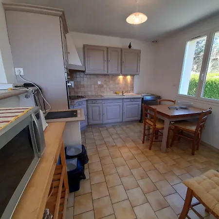Hébergement de vacances Maison Avec Jardin Près Des Thermes, 2 Chambres, équipements Modernes, à - Fr-1-541-33
