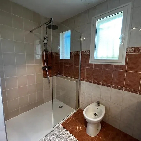 Maison Avec Jardin Près Des Thermes, 2 Chambres, équipements Modernes, à - Fr-1-541-33