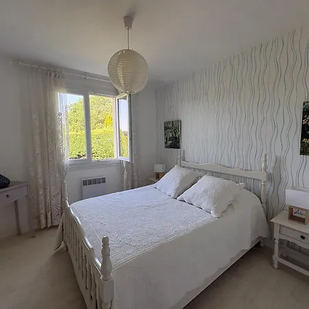 Hébergement de vacances Maison Avec Jardin Près Des Thermes, 2 Chambres, équipements Modernes, à - Fr-1-541-33 *