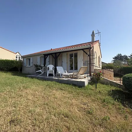 Ferienhaus Maison Avec Jardin Pres Des Thermes, 2 Chambres, Equipements Modernes, A - Fr-1-541-33