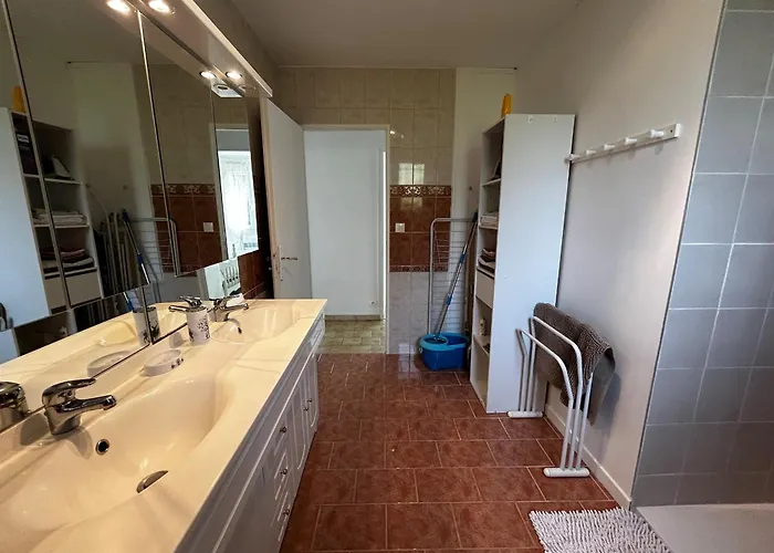 Maison Avec Jardin Pres Des Thermes, 2 Chambres, Equipements Modernes, A - Fr-1-541-33 בית נופש לה רוש-פוזה